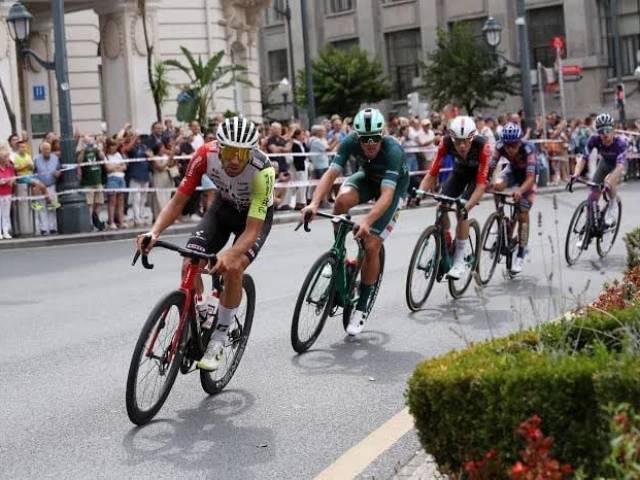 Pedersen wins Vuelta stage 15 as protesters again impact race