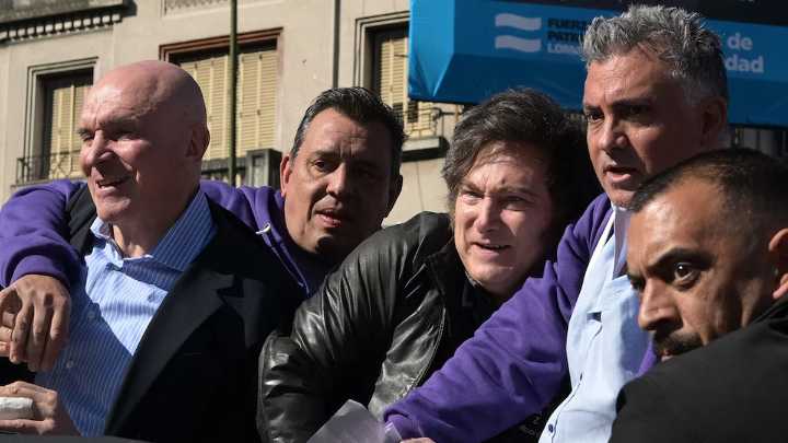 Procesaron al principal acusado de arrojarle piedras a Javier Milei durante la caravana libertaria