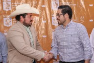 Acuerda David de la Peña con Parques y Vida Silvestre siembra de peces en la Presa “La Boca” para impulsar la pesca deportiva