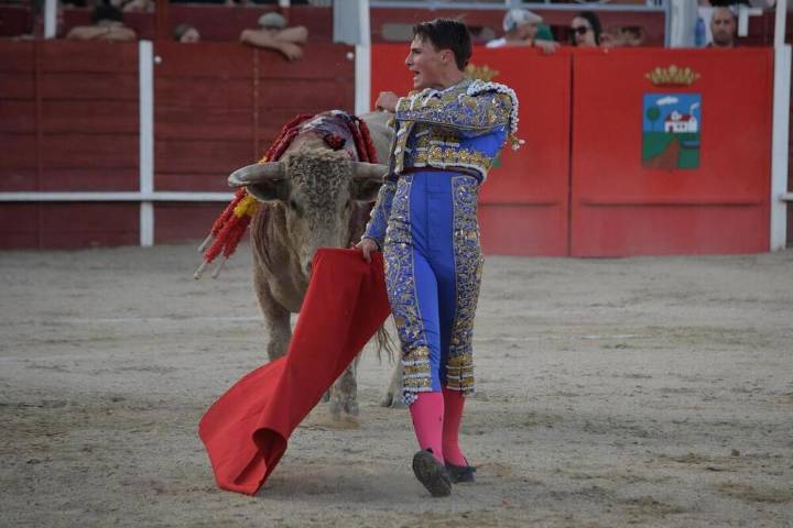 Daniel Moset, un debut con triunfo y paso firme