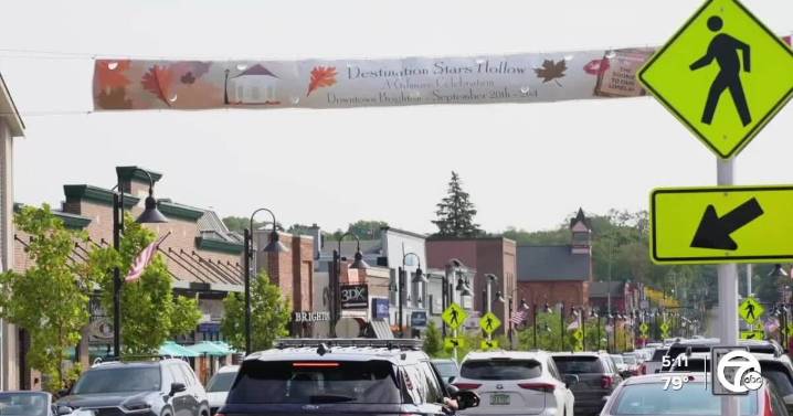 Brighton becomes Stars Hollow for massive Gilmore Girls fan weekend