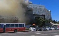 Se incendió una parte del edificio de la Armada en Retiro y una ambulancia del SAME volcó camino al lugar