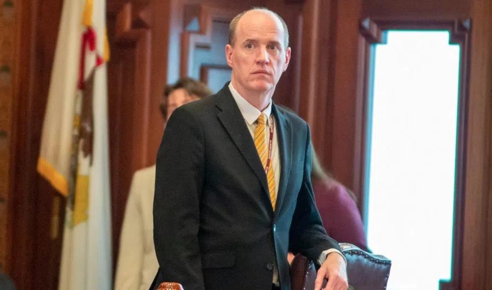 As energy bill continues to take shape, a key Senate architect plans to retire