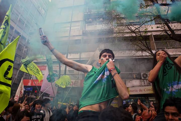 En fotos: la multitudinaria marcha cordobesa por la "Noche de los Lápices"