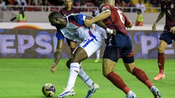 Piojo Herrera descarta dimitir como técnico de Costa Rica por pobre inicio de premundial