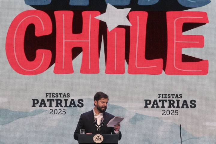 Presidente Boric inaugura fondas del Parque O’Higgins entre pifias y aplausos: “Es mi último 18 con la banda Tricolor (...) no hay lugar para mañosos”