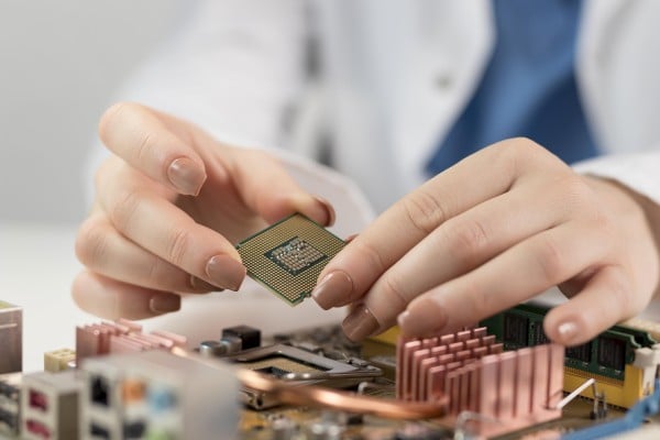 Crean Canacintra y UTCJ Especialidad en Semiconductores