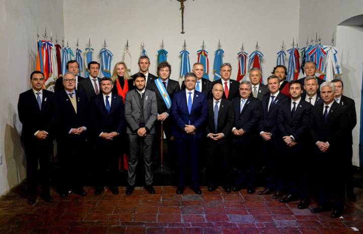 Gobernadores y dirigentes de la oposición reaccionaron a la derrota de LLA y cuestionaron a Milei: "La gente no quiere más gritos"