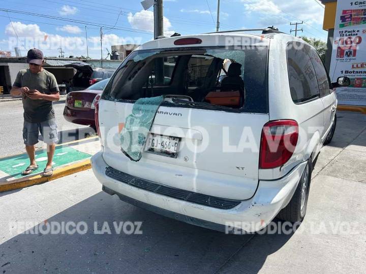 Choque sin heridos en cruce de Leandro Valle y Venustiano Carranza