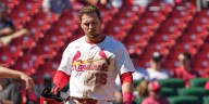 Spencer Steer homers as the Reds beat the Cardinals in rubber game