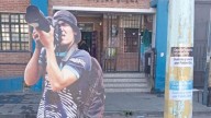 Teléfono para Bullrich: colocan gigantografía de Pablo Grillo en el colegio donde debió haber votado