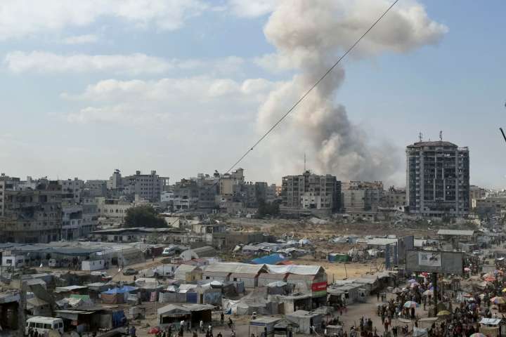 Rescatistas recuperan al menos 28 cadáveres de los escombros en la ciudad de Gaza