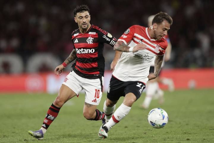 TV y streaming. En qué canal pasan Estudiantes vs. Flamengo, por la Copa Libertadores 2025