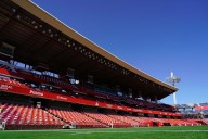 El Leganés vence al Granada en su primer triunfo de la temporada