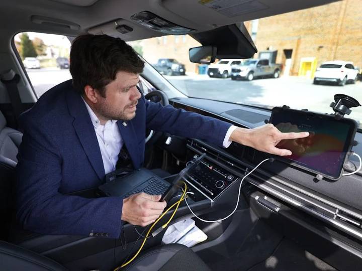 'GATS-mobile' mapping car captures real-time inventory of Ottawa streets