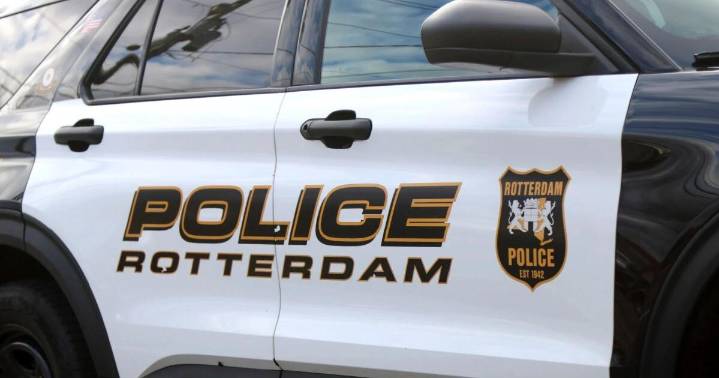 Police: Residents attacked in Rotterdam home, suspect sought