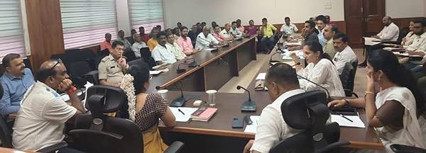 Udupi: DC assures of allowing sand extraction from Oct, reduces royalty on red stone