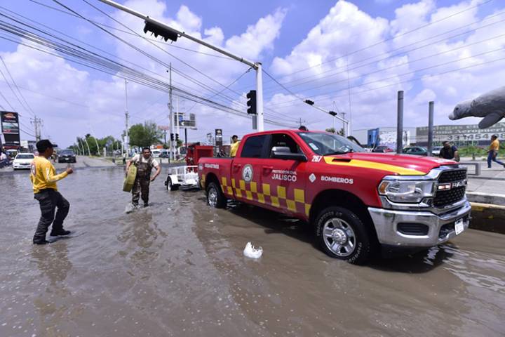 Indaga CEDHJ inundaciones en Adolf Horn