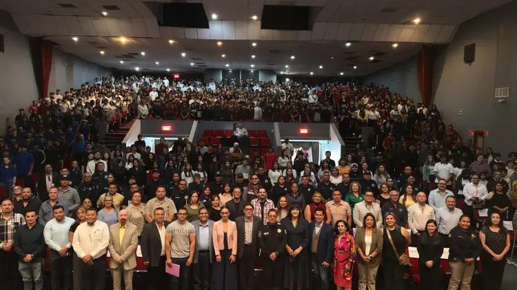 Conferencia 'Por tu vida, no Estas Solo' busca prevenir suicidio en jóvenes
