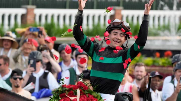 Kentucky Derby winner Brian Hernandez battles serious injuries after fall at Churchill Downs
