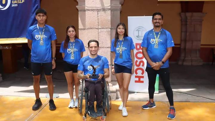 Presentan playera y medallas para el Medio Maratón de la UASLP 2025