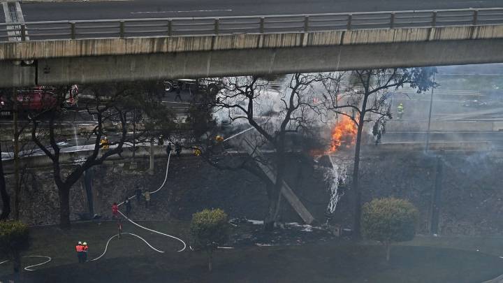 Asciende a 10 el número de muertos por explosión de un camión con gas en Ciudad de México