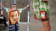"Lo reutilizado" y "lo reiventado", las claves de la colección de Adrián Appiolaza, el argentino que dirige Moschino