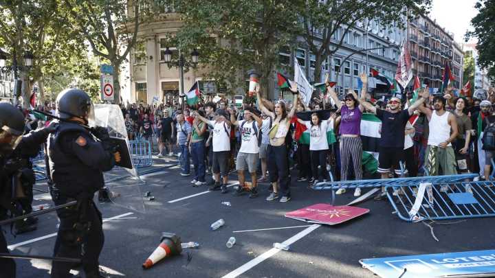 Guillén: "La Vuelta podía haber convivido con las manifestaciones, esto no se debería repetir"