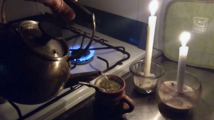 Corte de luz en Ullum y árboles caídos por el fuerte viento sur