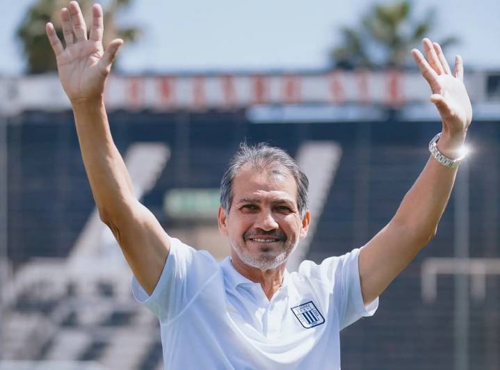 Franco Navarro aseguró que llegó el momento de corregir las expulsiones de Zambrano