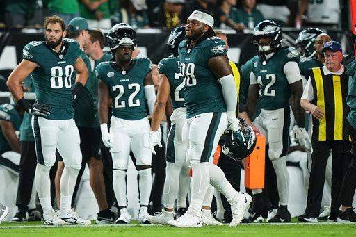 Eagles' Jalen Carter apologizes following ejection for spitting on Cowboys' Dak Prescott