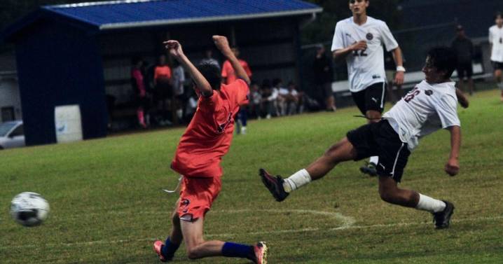Maroons take down Warriors on the pitch