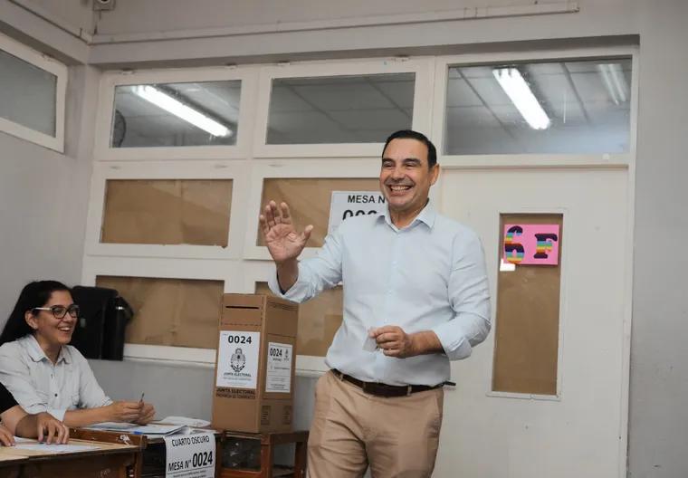 Corrientes: El oficialismo asegura que no habrá segunda vuelta, el peronismo afirma que ingresó al balotaje