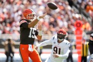 Szmyt's missed kicks, Flacco's interceptions loom for Browns in 17
