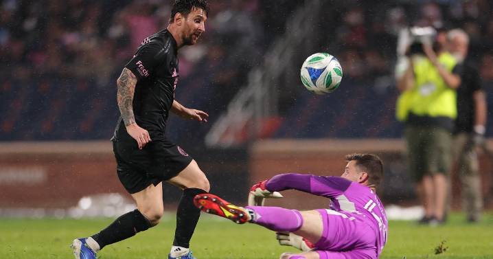Lionel Messi scores 2 goals, Inter Miami clinches playoff spot with 4