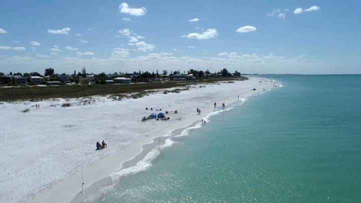 Anna Maria moves to ban swimming at popular beach after drowning death