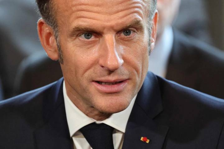Macron llama a Trump desde la calle en NY por bloqueo de caravana presidencial