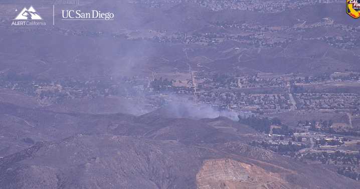 Crump Fire near Lake Elsinore prompts evacuations