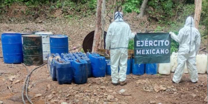 Aseguran siete bodegas de precursores químicos y un narcolaboratorio inactivo en zona centro de Sinaloa