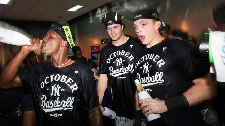 Yankees clinch playoff berth, move within one of AL East