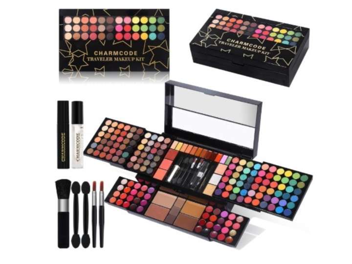 El kit de maquillaje completo más popular entre influencers que está en oferta en Amazon
