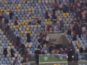 Otra vez violencia en Brasil contras los hinchas argentinos: palazos y gases de la Policía contra los fanáticos de Lanús vs Fluminense