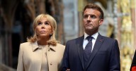 Macron y su mujer, Brigitte, presentarán pruebas fotográficas y científicas de que ella es una mujer