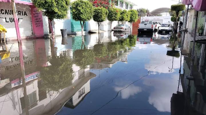 Decenas de colonias de Nezahualcóyotl siguen inundadas tras lluvias del fin de semana