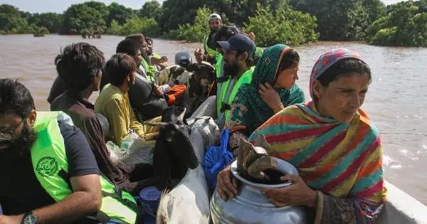 Evacuan a 25 mil en Pakistán por las lluvias