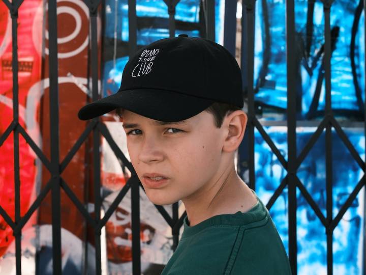 Dylan, el niño de 11 años que diseña camisetas para las estrellas: “La primera que se interesó fue Elle Fanning, ha sido una amiga increíble”