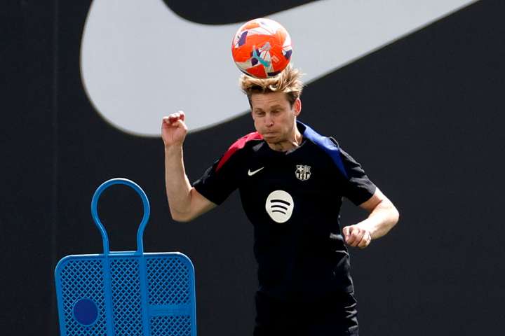De Jong, única novedad en el Barcelona para enfrentarse al Newcastle