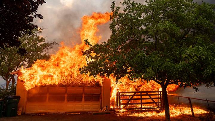 Rapid wildfire burns historic gold mining town in California