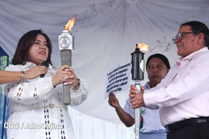 Nicaragua recibió de Honduras Antorcha Centroamericana de la Libertad (+Foto)