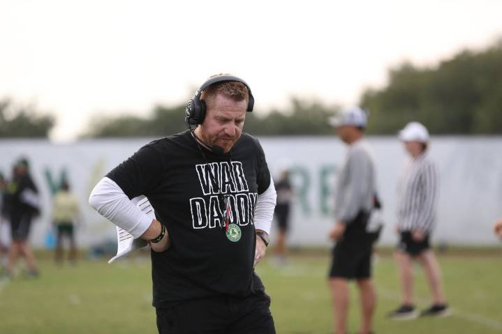 USF HC Alex Golesh in Tears as He Honors His Family After Inflicting $500K Loss on Billy Napier USF’s Alex Golesh sheds tears after a shocking Swamp upset, honoring family and reshaping a program Flor
